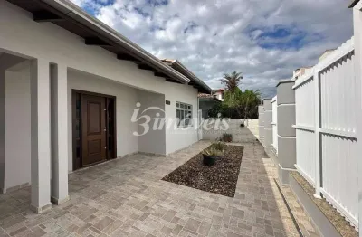 Casa no segundo andar para locação anual, com 1 quartos, 1 vagas de garagens, no bairro são vicente, itajaí-sc