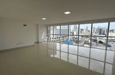 Sala comercial para locação anual, 46,59m² privativos, no centro de itajaí-sc