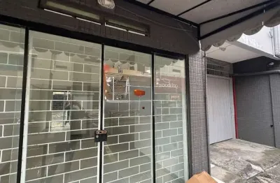 Sala / loja, para locação anual, 22m² ,bairro centro , balneário camboriú-sc, com visibilidade de quem passa.