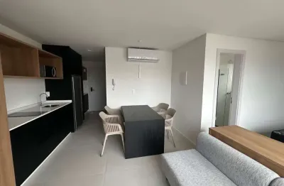 Apartamento loft para locação anual totalmente mobiliado e equipado, 1 vaga de garagem, edifício 4sete, no bairro centro, itajaí-sc