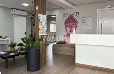 Imóvel comercial e residencial à venda, 7 salas, 3 quartos, sendo 1 suíte, bairro centro, navegantes sc