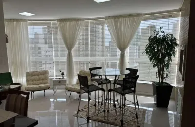 Apartamento para locação anual, mobiliado, decorado e equipado, com 2 quartos (sendo duas suítes), 2 vagas de garagem, edifício âmbar, no bairro centro, balneário camboriú-sc