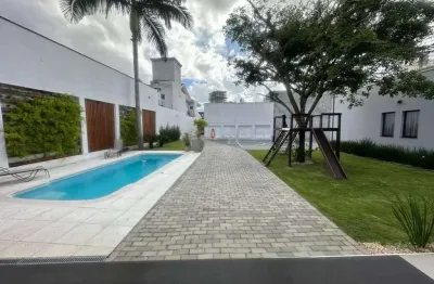 Casa mobiliada à venda ou locação, com piscina, jardim e quadra esportiva, 3 suítes, 7 vagas, bairro centro, itajaí-sc