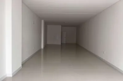 Sala / loja, para locação anual, 86m², bairro canto da praia, itapema-sc, com grande visibilidade de quem passa.