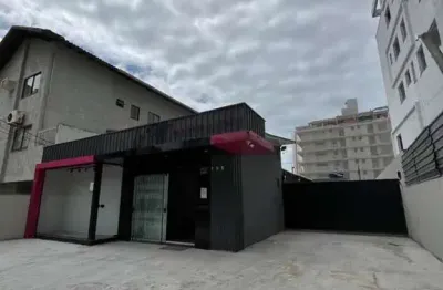 Perfeito para a sua empresa, sala para locação anual na praia brava em itajai/sc com grande visibilidade de quem passa.