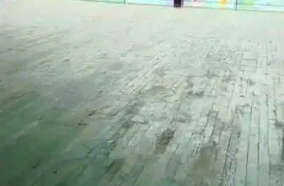 Perfeito para a sua empresa, sala no 2º andar para locação na praia brava- itajaí/sc com grande visibilidade de quem passa podendo utilizar a faixada.