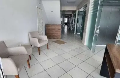 Casa comercial com 10 salas para alugar na Avenida Ministro Victor Konder, Centro, Itajaí