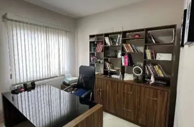 Sala para locação anual apenas para o ramo de advocacia, localizada na rua almirante barroso, uma das principais ruas do centro de itajaí/sc.