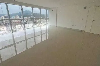 Casa comercial com 1 sala para alugar na Rua Cônego Thomaz Fontes, Centro, Itajaí