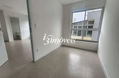 Apartamento para locação anual semimobiliado, com 1 quarto, 1 vaga de garagem rotativa, no bairro fazenda, itajaí-sc