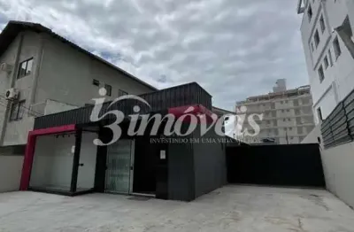 Perfeito para a sua empresa, sala para locação anual na praia brava em itajai/sc com grande visibilidade de quem passa.
