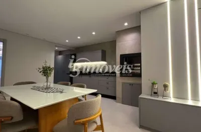 Apartamento para locação anual no térreo, totalmente mobiliado, equipado e decorado, com 3 quartos ( sendo 1 suite), 2 vagas de garagem, no bairro praia dos amores, balneário camboriú-sc