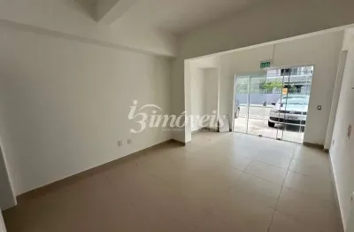 Sala / loja, para locação anual, 20m² ,bairro centro , navegantes-sc, com grande visibilidade de quem passa.