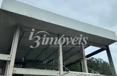 Perfeito para a sua empresa, sala em construção que terá  loja térrea + mezanino + 01 piso para área administrativa para locação em balneário camboriú