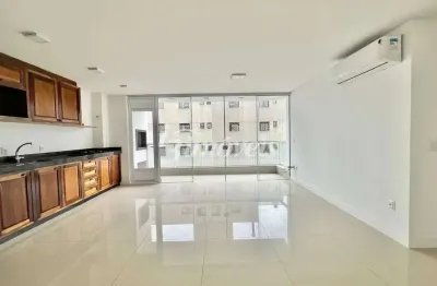 Apartamento semimobiliado para locação, 2 quartos sendo 1 suíte, 2 vagas de garagem, residencial porto januária, bairro fazenda, itajaí-sc