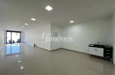Sala / loja, para locação anual, 69,88m² ,bairro vila real, balneário camboriú-sc, com visibilidade de quem passa.
