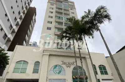 Apartamento à venda, 2 dormitórios sendo 1 suíte, 1 vaga, edifício arcádia, bairro são judas, itajaí-sc.