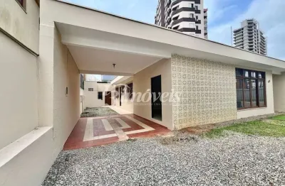 Casa semimobiliada para locação, 3 quartos, 3 vagas de garagem, bairro centro, itajaí sc
