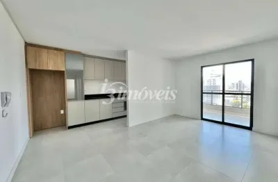 Apartamento semimobiliado para locação, 3 quartos sendo 1 suíte, 2 vagas de garagem, Residencial Maggiore, Bairro Vila Operária, Itajaí - SC