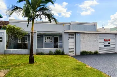 Excelente casa com piscina mobiliada a venda no bairro alto alegre .