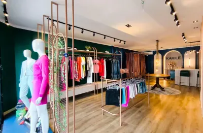 Vendo loja/boutique de roupas femininas, com 10 anos de mercado
