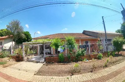 Casa com 2 quartos à venda na regente lima e silva esq. carlos gomes, 635, jardim américa, chapecó por r$ 795.000