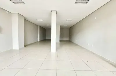Sala comercial para alugar na rua guaporé - d, 245, centro, chapecó por r$ 4.560