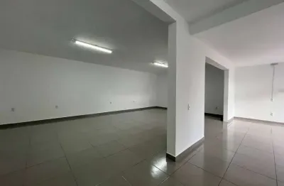 Sala comercial para alugar na comandante carlos gonçalves, 26, centro, chapecó por r$ 4.000