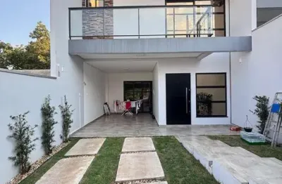 Casa com 3 quartos à venda na balduino battisti, 119, desbravador, chapecó por r$ 766.000