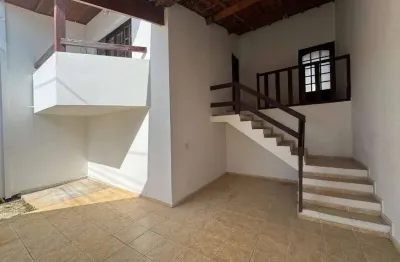 Sobrado com 3 dormitórios para alugar, 120 m² por r$ 3.949/mês - villa branca - jacareí/sp