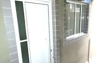 Casa pronta pra morar! 2 quartos, garagem e quintal  são vicente