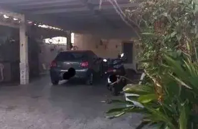 Casa à venda no estuário, santos  3 quartos, suíte, área gourmet e garagem para 6 carros