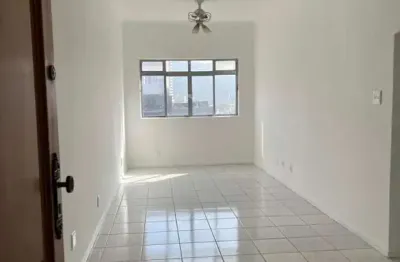 Venda apto de 2 quartos, predio com lazer, elevador e vaga suficiente na vila matias em santos -sp
