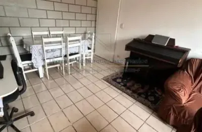 Aprtamento à venda 75 m² - encruzilhada - santos - 3 dormitórios, sala, banheiro social, cozinha, área de serviço e com 1 vaga demarcada.