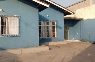 Venda excelente casa de esquina com 3 quartos + edícula, piscina na cidade náutica em são vicente, sp