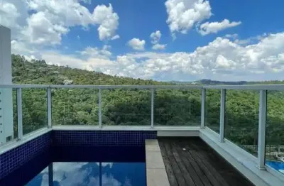 Imagine iniciar a vida a dois em uma penthouse exclusiva de 322 m² construídos, que se estende sobre um terreno de 380 m², projetada para celebrar cada momento como um evento único