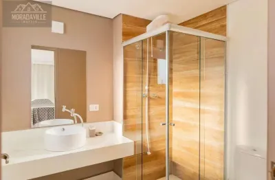 Casa belíssima casa pé na areia em condomínio fechado. elegante, finamente decorada, ampla e luminosa com área barbecue, piscina privada e quadra de tênis.