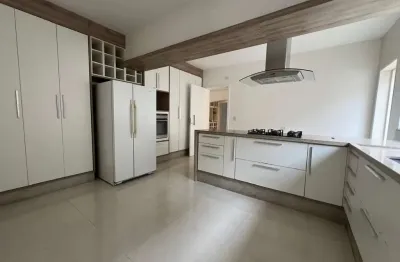Casa para locação em alphaville - semi mobiliada ou totalmente mobiliada