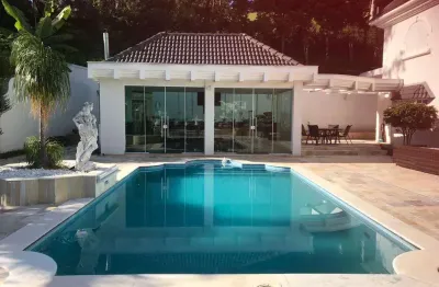 Uma belíssima mansão disponível para venda no tamboré 1
