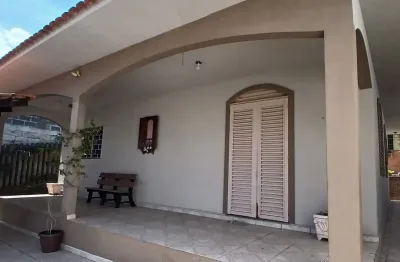 Casa com 3 quartos para alugar na Rua Julieta Vidal Osório, 398, Centro, Araucária