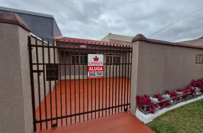 Casa com 2 quartos para alugar na Rua Manoel da Motta Correia, 110, Tindiquera, Araucária