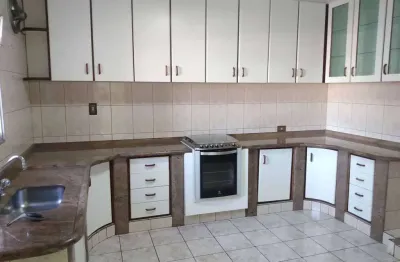 Casa com 3 quartos à venda na Rua Ipê, Jardim Estrela, Mauá