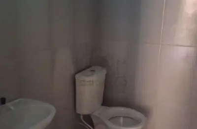 Casa de aluguel com 4 cômodos por r$ 1.000 jd. itapeva mauá