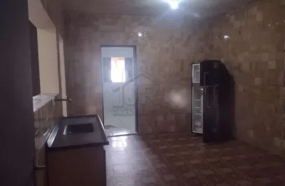 Casa com 2 quartos para alugar no Jardim Zaira, Mauá 