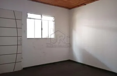 Casa com 2 quartos para alugar no Jardim Zaira, Mauá 