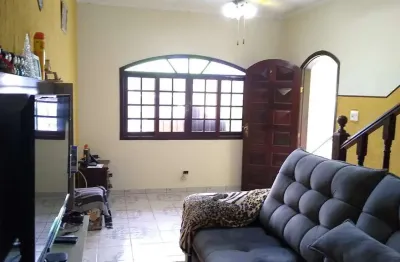 Casa com 3 quartos para alugar no Jardim Santa Lídia, Mauá 