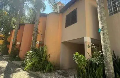 Jardim ubirajara: sobrado em condomínio com 120 m² com 3 dormitórios, 2 vagas.