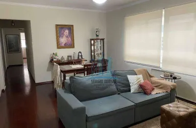 Amplo apartamento à venda no gonzaga, santos-sp., próximo aos shoppings do bairro e 4 quadras da praia.