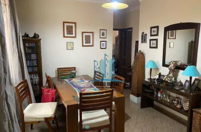 Ótimo apartamento térreo à venda, reformado, com 3 quartos (sendo 1 suíte), sala em 2 ambientes, banheiro social, cozinha e área de serviço.