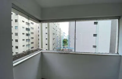 Vende-se apartamento à uma quadra da praia do Embaré,Santos-SP.